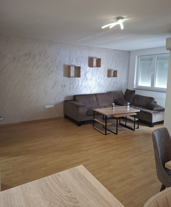 Trosoban stan · 76 m² — Fotografija 3