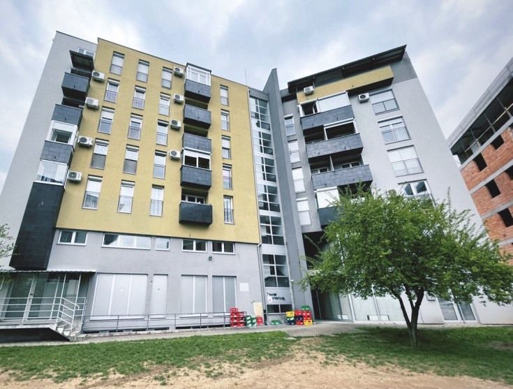 Poslovni prostor · 406,5 m² — Fotografija 2